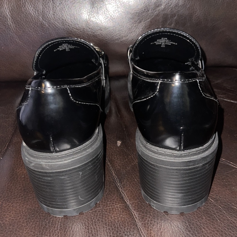 GUESS Plataform Loafers NWT - Picture 4 of 10